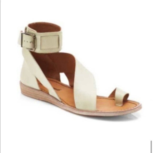 Free People Vale Boot Leather Asymmetrical Toe Loop Ankle Strap Sandals in Mint - Picture 1 of 6